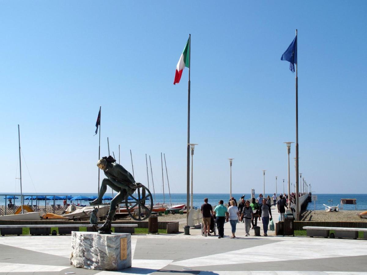 Apartment Il Litorale By Interhome Forte dei Marmi Kültér fotó